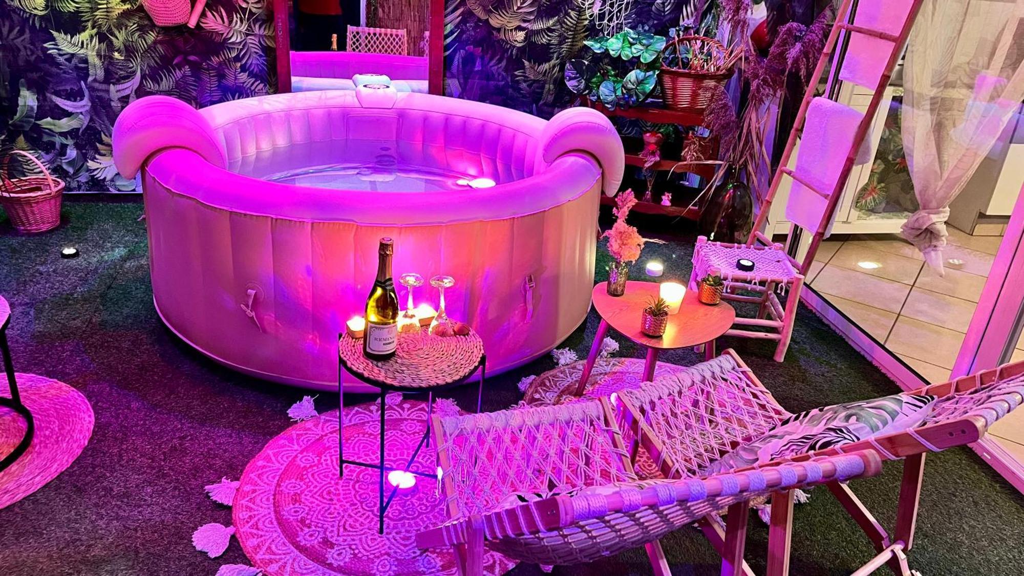 Un Mirage Tropical En Bord De Loire, Love Et Detente Saint-Clément-des-Levées Exteriér fotografie